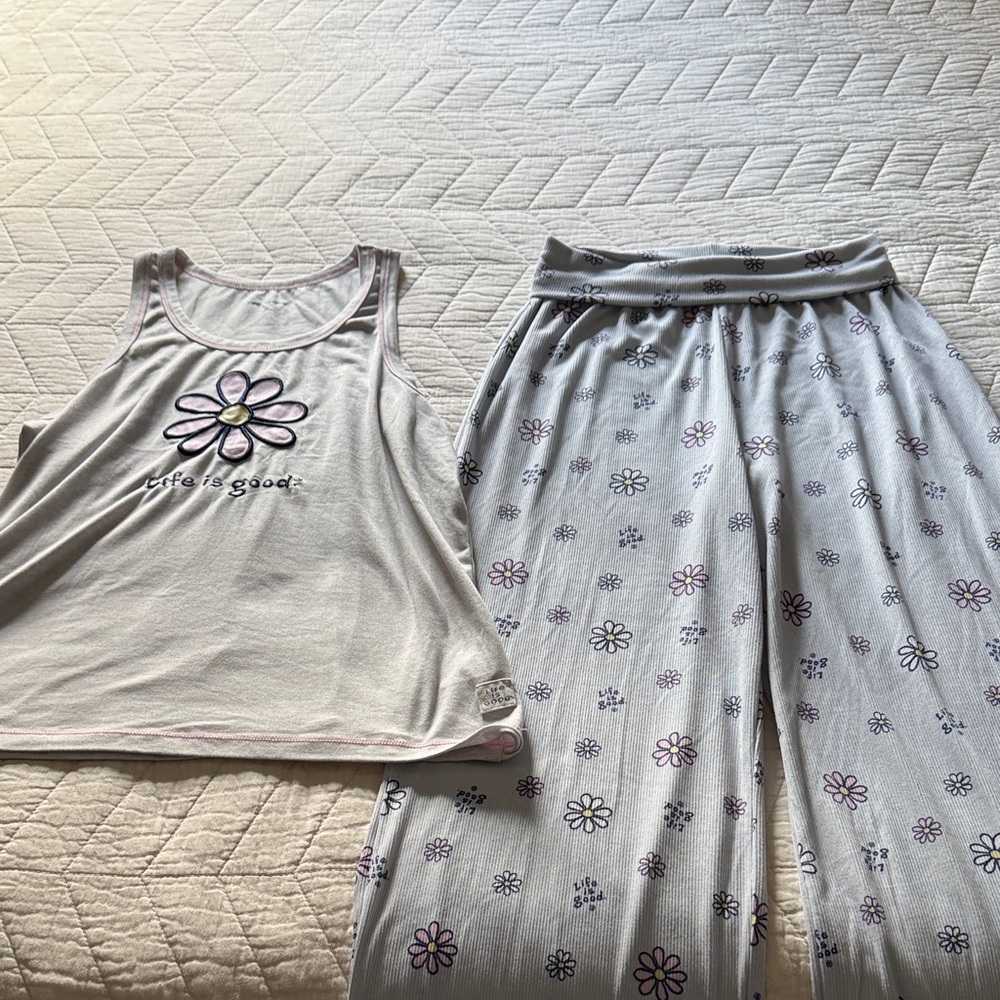 Life is good pajamas set
